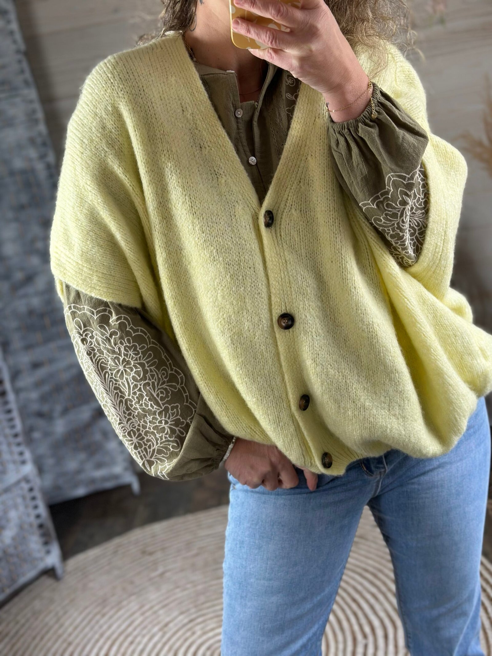 jaune